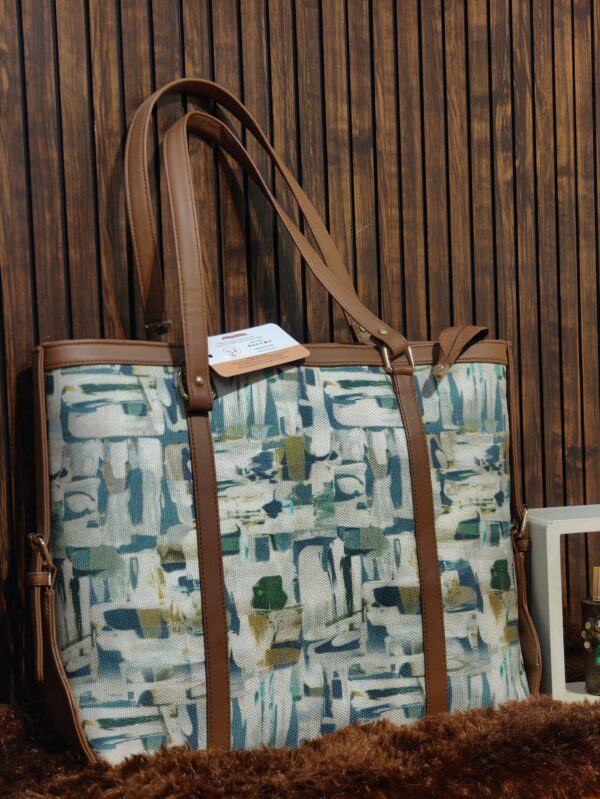 ARTFUL CARY TOTE