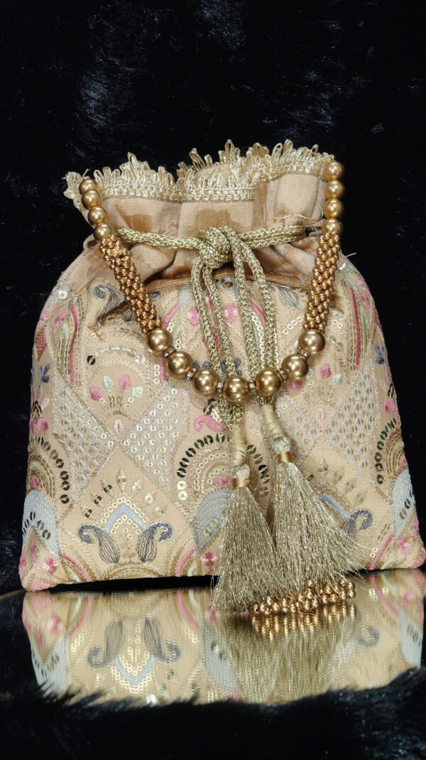 KARIGARI KNOT (GOLD) POTLI - Image 2