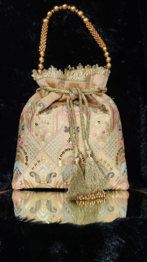 KARIGARI KNOT (GOLD) POTLI
