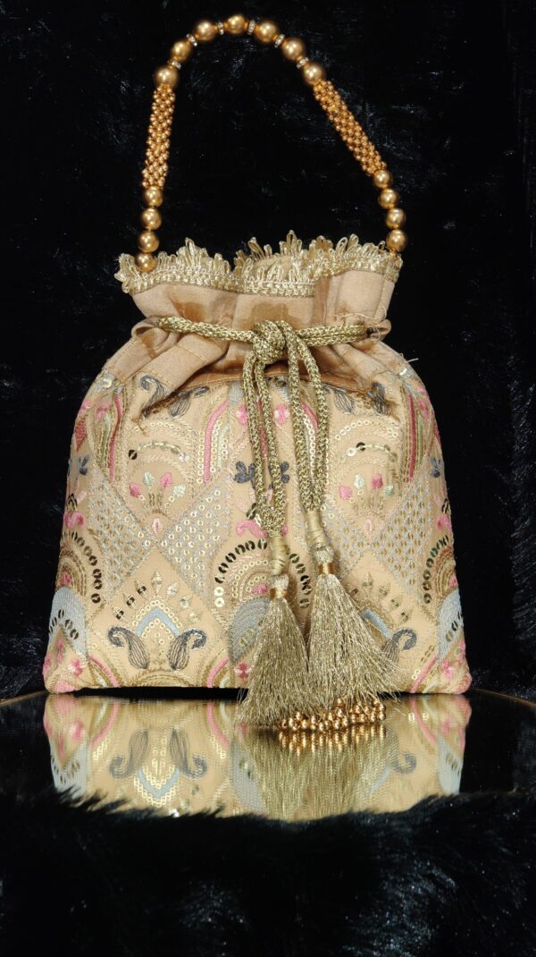 KARIGARI KNOT (GOLD) POTLI