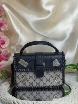 ROYAL GALA (BLACK)