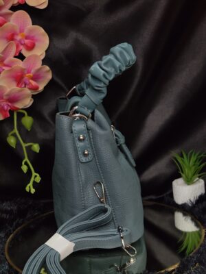 TEAL MUSE