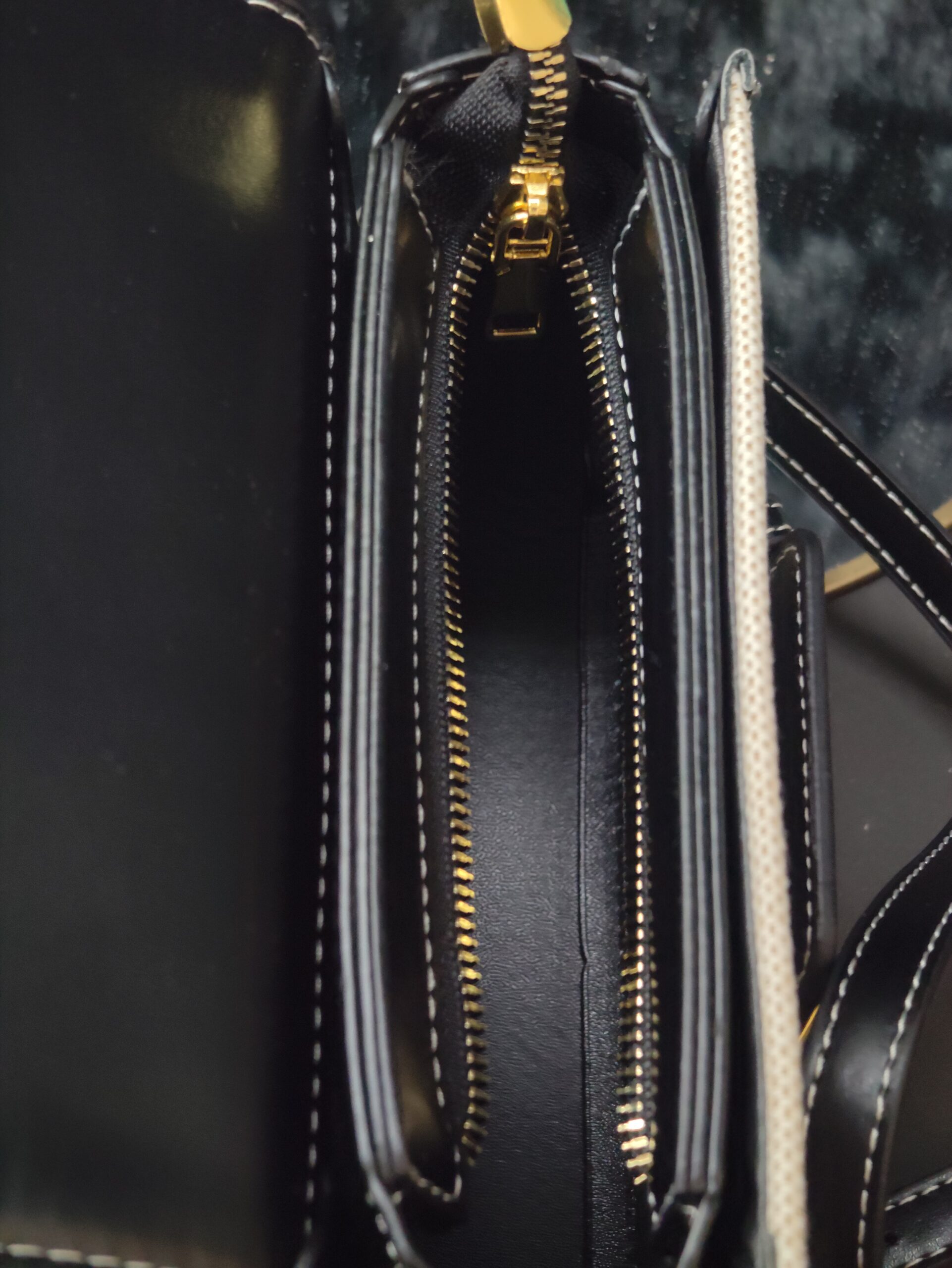 GRACE SLING BAG (BLACK & CREME) - Image 7