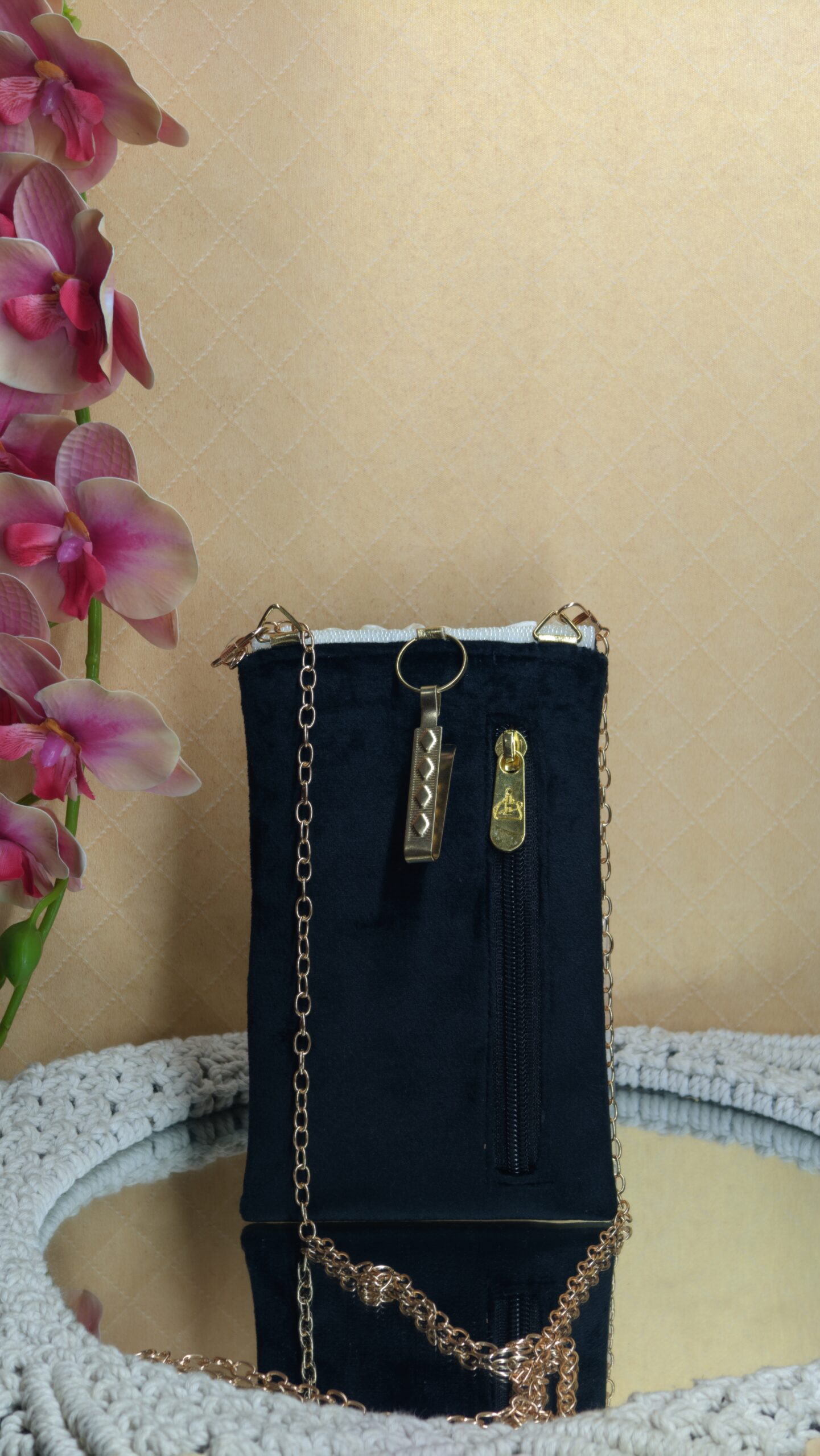 DESI DIVA PHONE SLING (BLACK) - Image 2