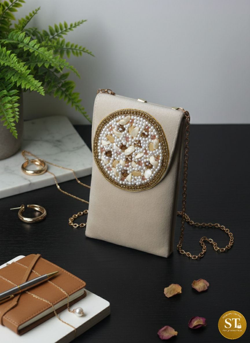 RAANI CHAKRA (BEIGE)