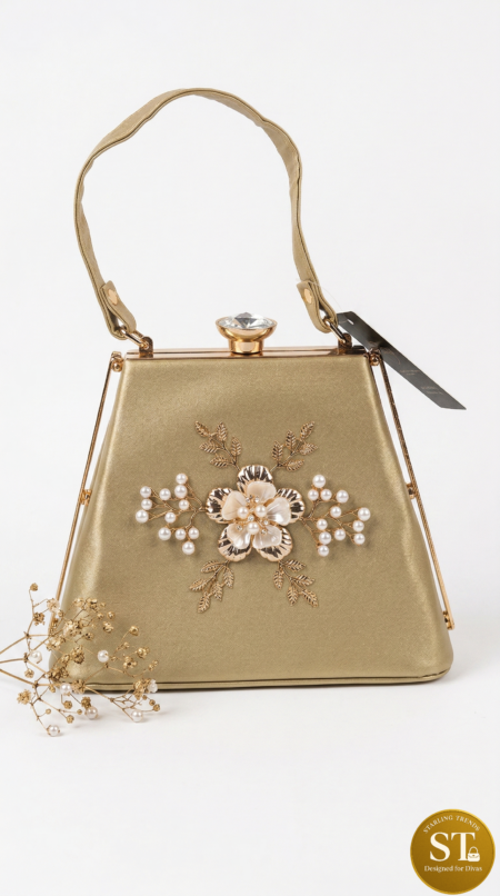 TRIANGLE CLUTCH FLOWER