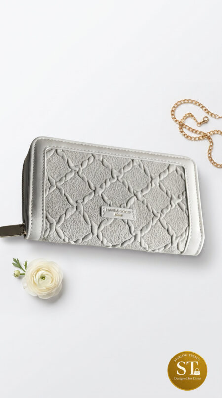 SOFT THREAD HAND WALLET (CREME)