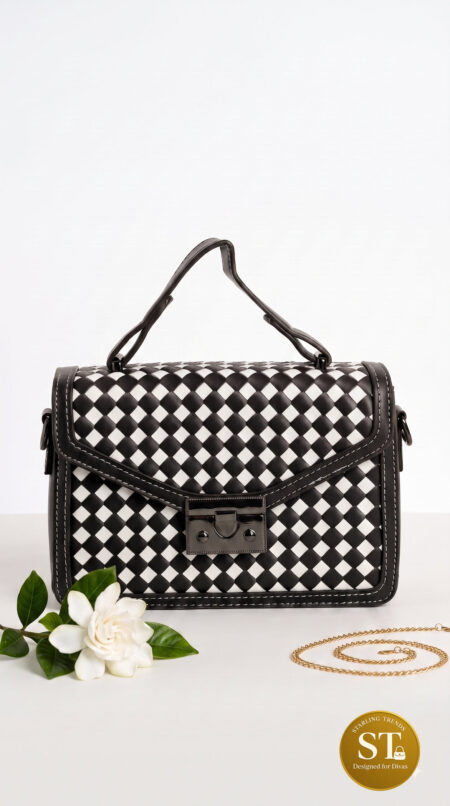 Chess Queen Sling Bag (black)